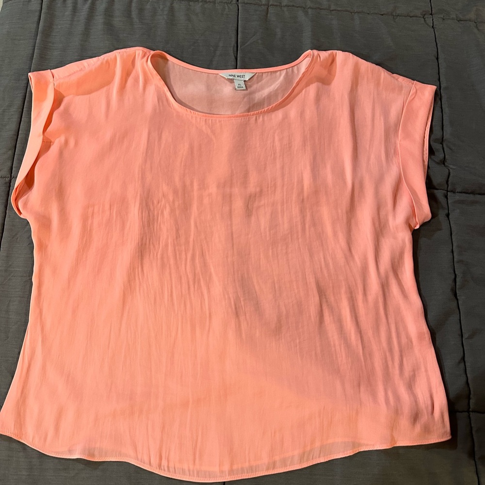 Nine West Coral-Peach Short Sleeve Scoop Neck Top